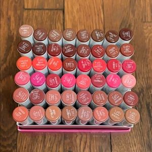 Like new Lippie Stix 48 count box